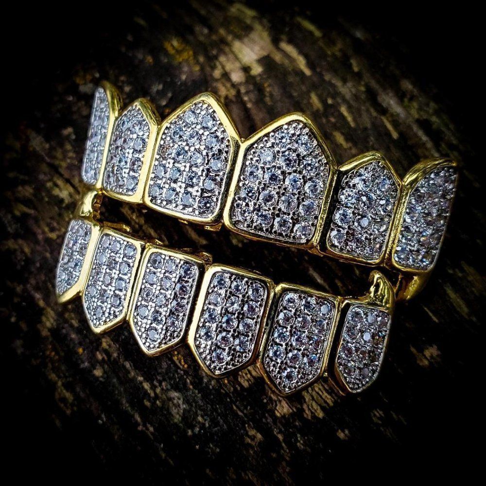 Lab Created Diamond fang Grillz - Picture 3 of 3